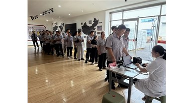 暖心体检进厂区，关爱一线不打烊